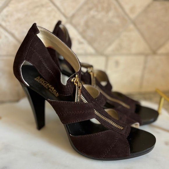 MICHAEL Michael Kors Berkeley Brown Leather Zip-Up Heels - Picture 2 of 13